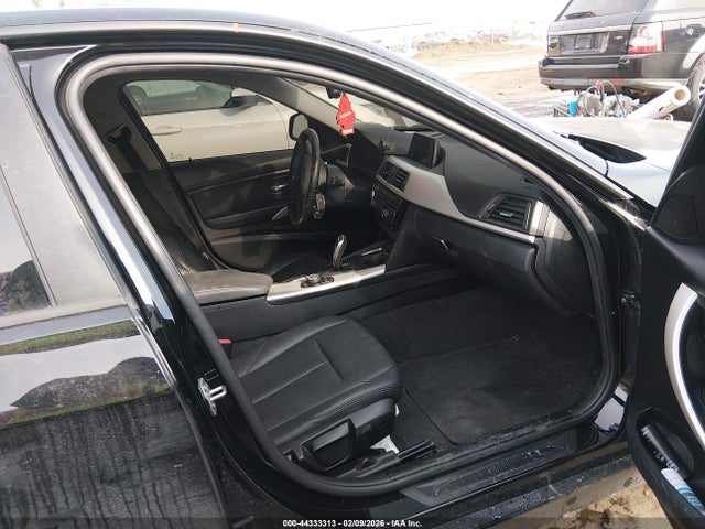 2018 BMW 320I WBA8A9C50JAH14637 Photo 4