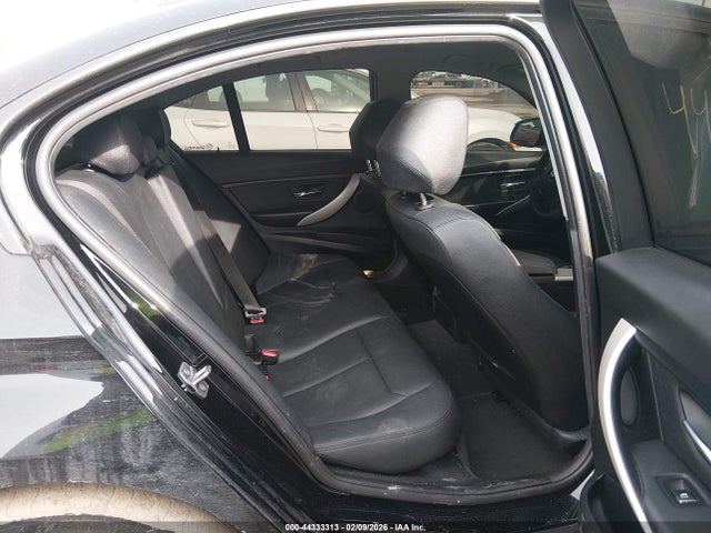 2018 BMW 320I WBA8A9C50JAH14637 Photo 7