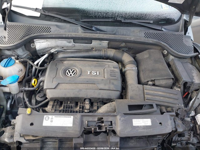 3VW517AT6EM815938 Volkswagen Beetle 1.8t