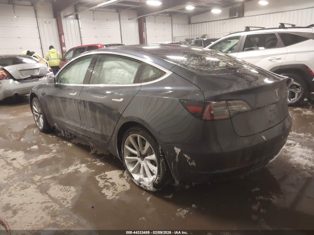 2018 TESLA MODEL 3 5YJ3E1EA4JF007820 Photo 2
