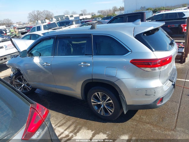 Продажа на аукционе авто 2017 Toyota Highlander Le Plus, vin: 5TDBZRFHXHS357730, номер лота: 44333529
