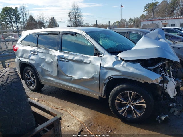 Продажа на аукционе авто 2017 Toyota Highlander Le Plus, vin: 5TDBZRFHXHS357730, номер лота: 44333529