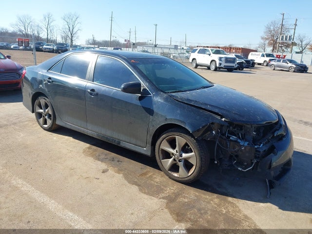 44333608 :رقم المزاد ، 4T1BK1FK6EU538473 vin ، 2014 Toyota Camry Se V6 مزاد بيع