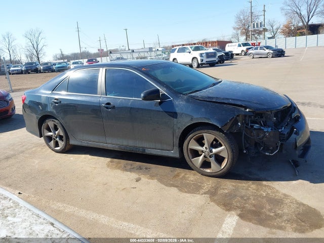 44333608 :رقم المزاد ، 4T1BK1FK6EU538473 vin ، 2014 Toyota Camry Se V6 مزاد بيع