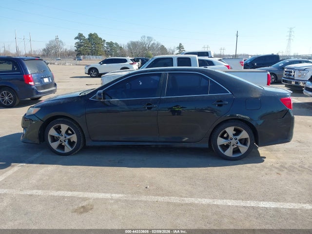 44333608 :رقم المزاد ، 4T1BK1FK6EU538473 vin ، 2014 Toyota Camry Se V6 مزاد بيع