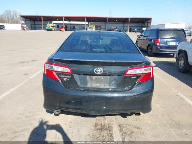 44333608 :رقم المزاد ، 4T1BK1FK6EU538473 vin ، 2014 Toyota Camry Se V6 مزاد بيع