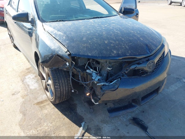 44333608 :رقم المزاد ، 4T1BK1FK6EU538473 vin ، 2014 Toyota Camry Se V6 مزاد بيع