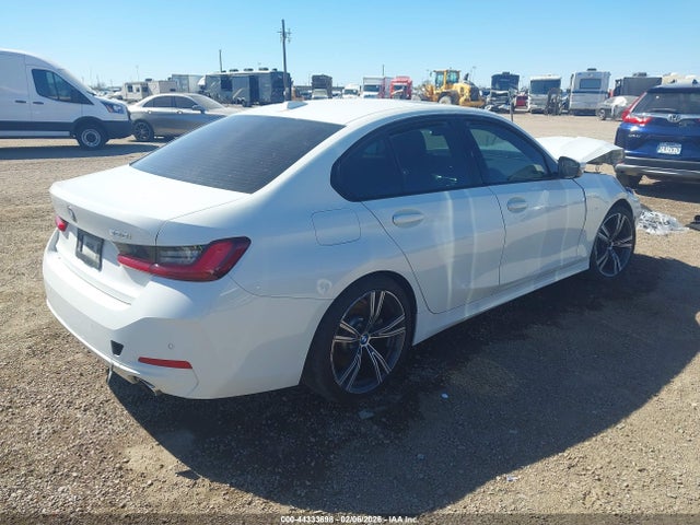 2023 BMW 330I 3MW69FF02P8D09315 Photo 3