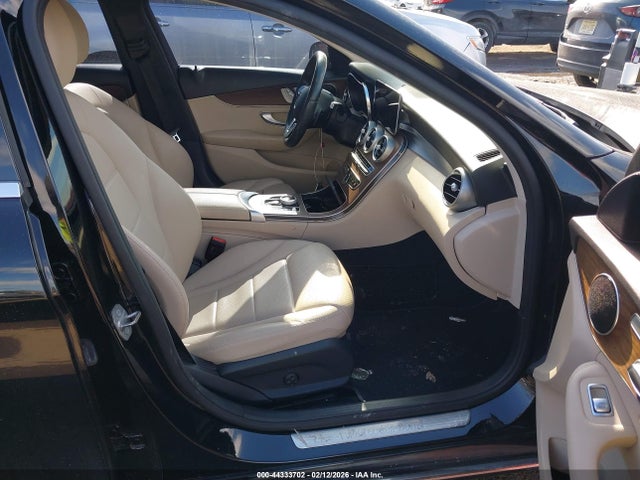 2019 Mercedes-benz C 300 4matic მანქანა იყიდება აუქციონზე, vin: 55SWF8EB1KU283254, აუქციონის ნომერი: 44333702