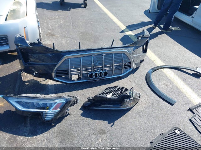 WA1LAAGE7KB023438 Audi E-tron Premium Plus