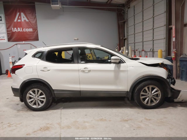 JN1BJ1CP5HW004707 Nissan Rogue Sport Sv