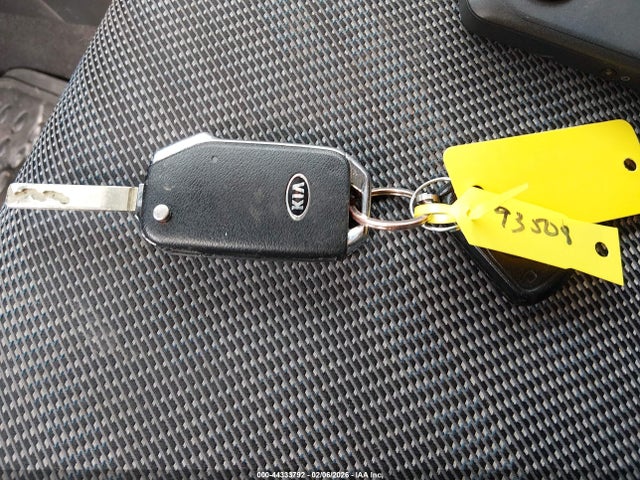 KNDEPCAAXM7143187 KIA Seltos Lx