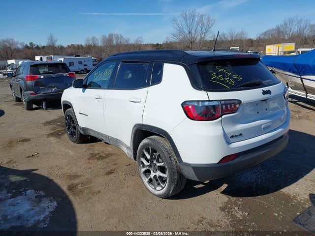2022 JEEP COMPASS 3C4NJDBBXNT182180 Photo 2