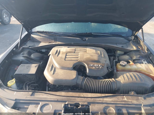 44333888 :رقم المزاد ، 2C3CCAEGXEH264902 vin ، 2014 Chrysler 300c مزاد بيع