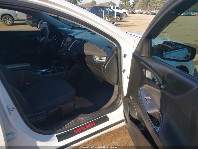 1G1ZD5ST8JF277048 Chevrolet MALIBU LT