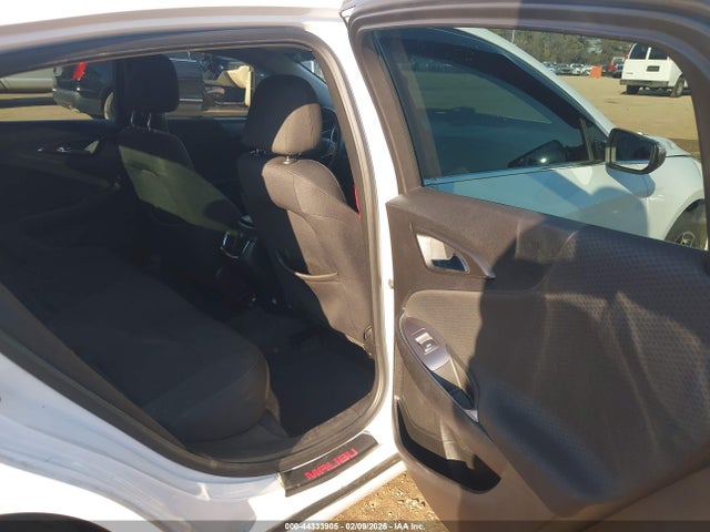 1G1ZD5ST8JF277048 Chevrolet MALIBU LT
