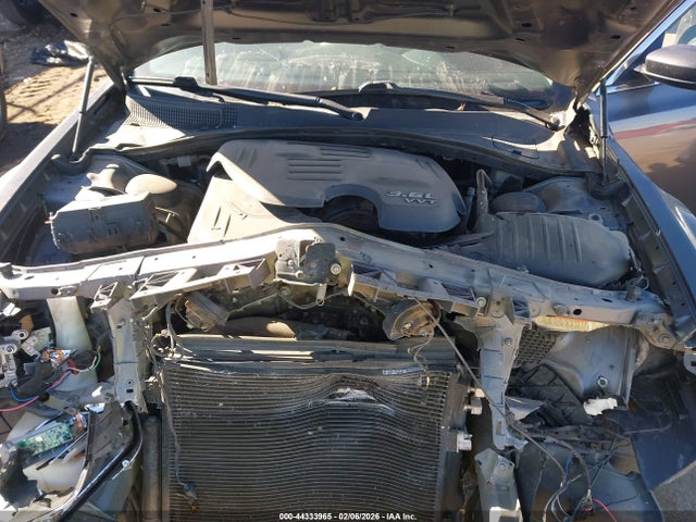44333965 :رقم المزاد ، 2C3CCAAG0FH801994 vin ، 2015 Chrysler 300 Limited مزاد بيع