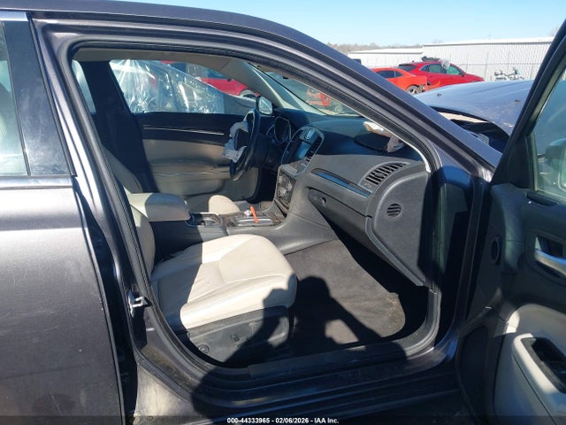 44333965 :رقم المزاد ، 2C3CCAAG0FH801994 vin ، 2015 Chrysler 300 Limited مزاد بيع