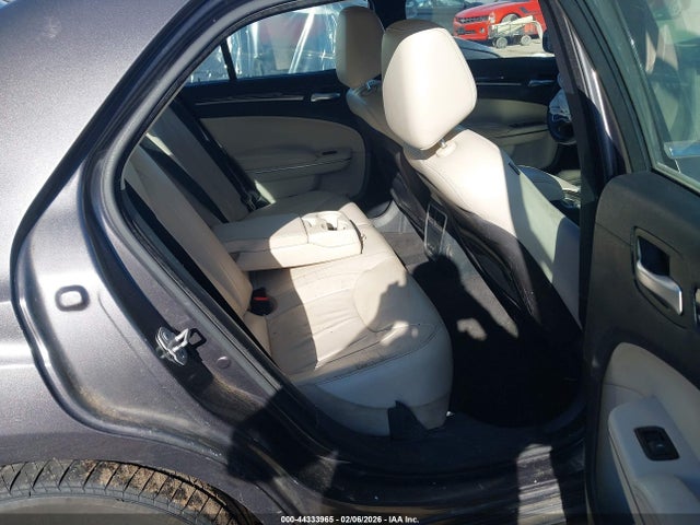 44333965 :رقم المزاد ، 2C3CCAAG0FH801994 vin ، 2015 Chrysler 300 Limited مزاد بيع