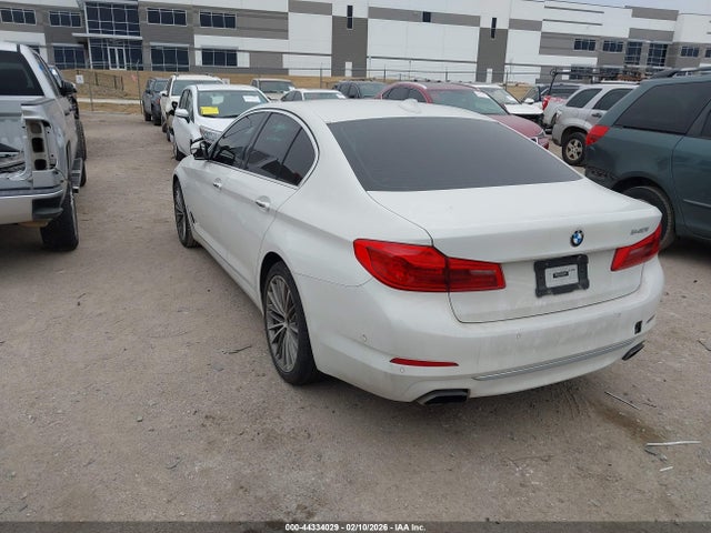 2017 BMW 540I WBAJE5C33HG477935 Photo 2