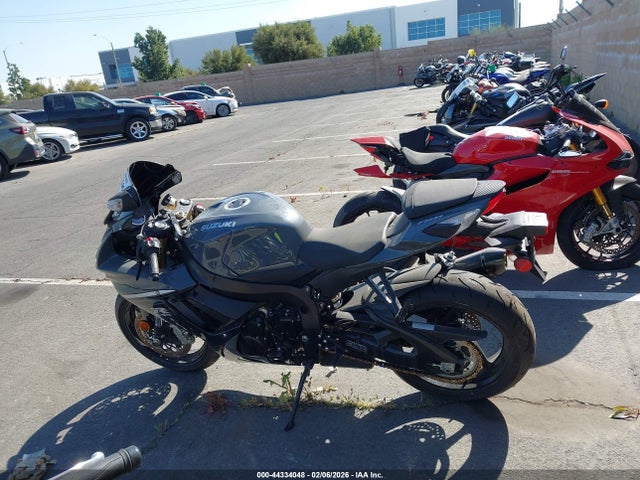 Suzuki GSX-R750 2025 JS1GR7MA7S7101671 Image 13