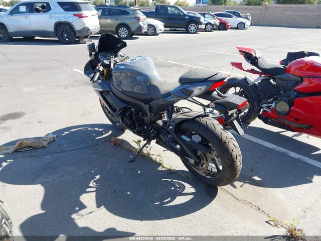 Suzuki GSX-R750 2025 JS1GR7MA7S7101671 Image 3