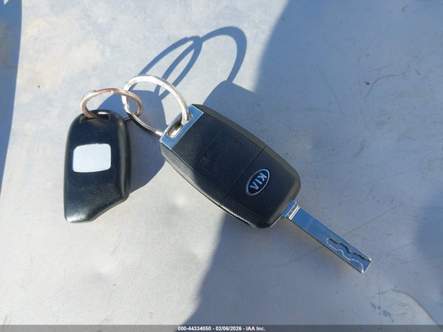 KNAGT4L31G5110732 KIA Optima Lx