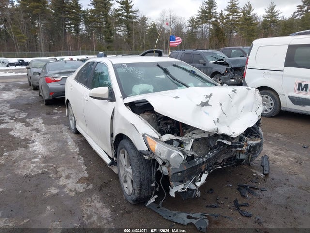 2014 4T1BF1FK2EU439587 main image