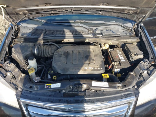 2013 Chrysler Town & Country Touring მანქანა იყიდება აუქციონზე, vin: 2C4RC1BG8DR583654, აუქციონის ნომერი: 44334091