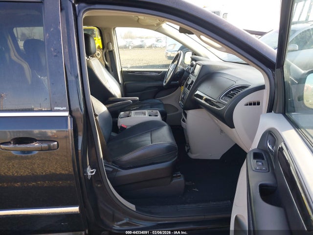 2013 Chrysler Town & Country Touring მანქანა იყიდება აუქციონზე, vin: 2C4RC1BG8DR583654, აუქციონის ნომერი: 44334091