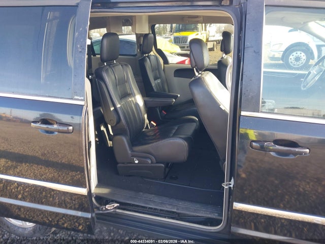 2013 Chrysler Town & Country Touring მანქანა იყიდება აუქციონზე, vin: 2C4RC1BG8DR583654, აუქციონის ნომერი: 44334091