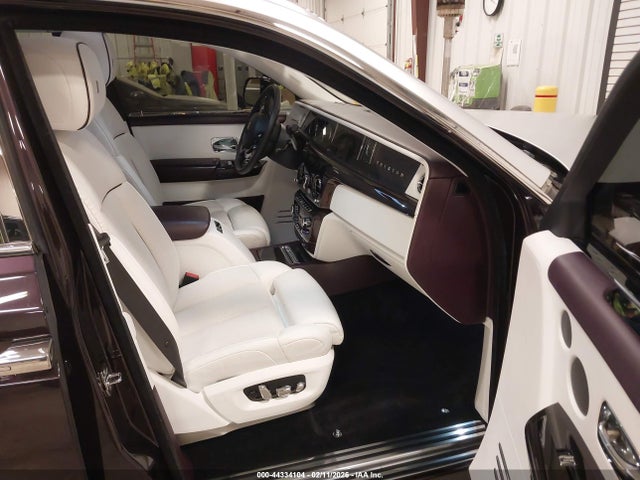 Rolls-Royce Phantom 2018 SCA687S56JU104577 Image 18