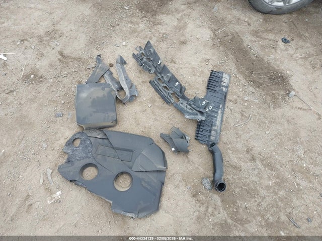 1FMCU9J95JUB06842 Ford Escape Titanium