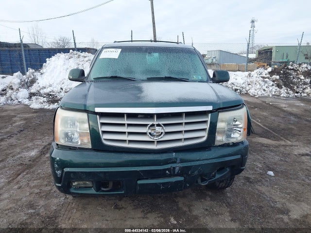 44334142 :رقم المزاد ، 1GYEK63N22R143566 vin ، 2002 Cadillac Escalade Standard مزاد بيع