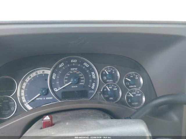44334142 :رقم المزاد ، 1GYEK63N22R143566 vin ، 2002 Cadillac Escalade Standard مزاد بيع