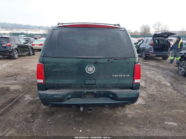 44334142 :رقم المزاد ، 1GYEK63N22R143566 vin ، 2002 Cadillac Escalade Standard مزاد بيع