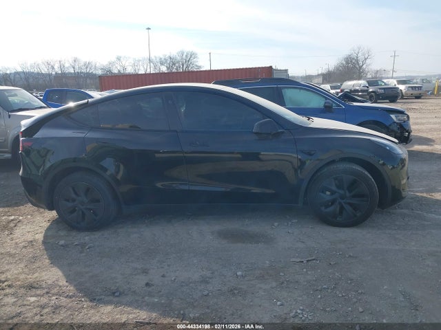 7SAYGAEE2RF103401 Tesla Model Y Long Range Dual Motor All-wheel Drive