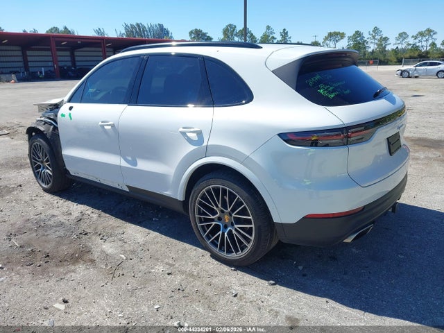 2023 PORSCHE CAYENNE WP1AA2AY5PDA10560 Photo 2