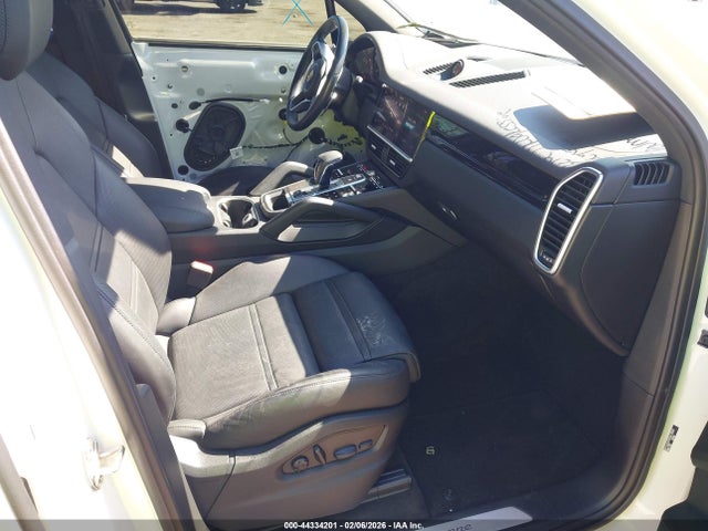 2023 PORSCHE CAYENNE WP1AA2AY5PDA10560 Photo 4