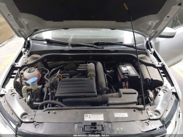 3VW2B7AJ8HM323821 Volkswagen Jetta 1.4t S