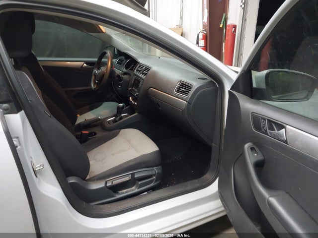3VW2B7AJ8HM323821 Volkswagen Jetta 1.4t S