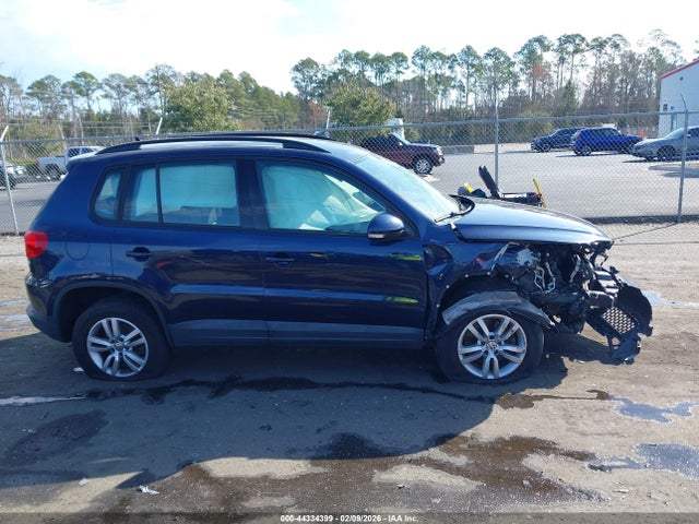2016 Volkswagen Tiguan S მანქანა იყიდება აუქციონზე, vin: WVGAV7AXXGW524771, აუქციონის ნომერი: 44334399