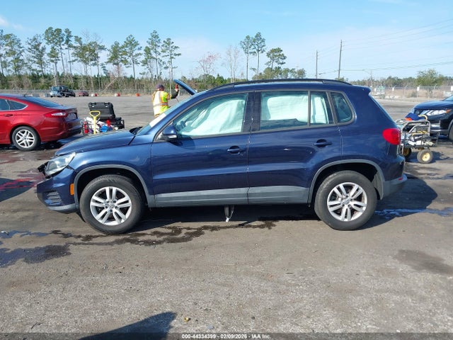 2016 Volkswagen Tiguan S მანქანა იყიდება აუქციონზე, vin: WVGAV7AXXGW524771, აუქციონის ნომერი: 44334399