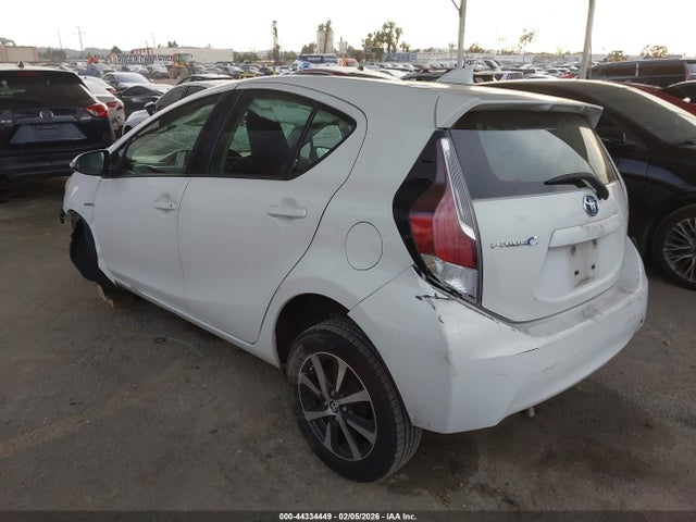 JTDKDTB37F1099148 Toyota Prius C One