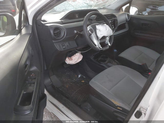 JTDKDTB37F1099148 Toyota Prius C One