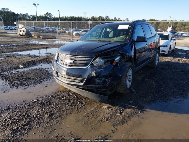 Chevrolet Traverse Ls 2015 1GNKRFED7FJ228911 Image 2