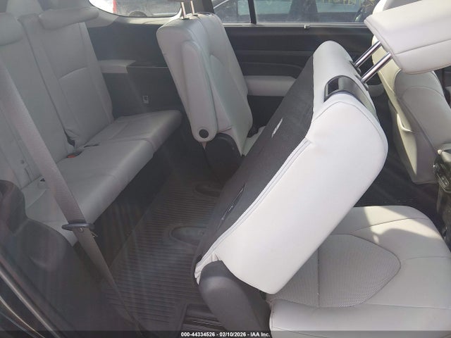 Toyota Grand Highlander Xle 2025 5TDAAAA54SS029583 Image 8