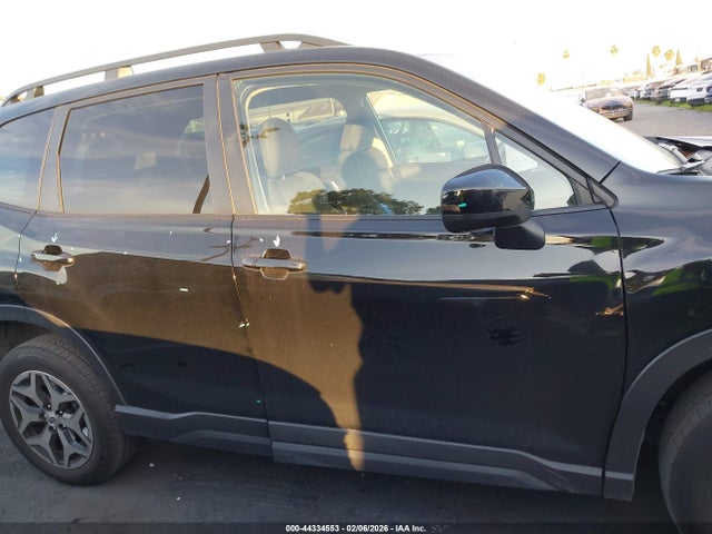 2024 Subaru Forester Premium მანქანა იყიდება აუქციონზე, vin: JF2SKACC0RH428908, აუქციონის ნომერი: 44334553