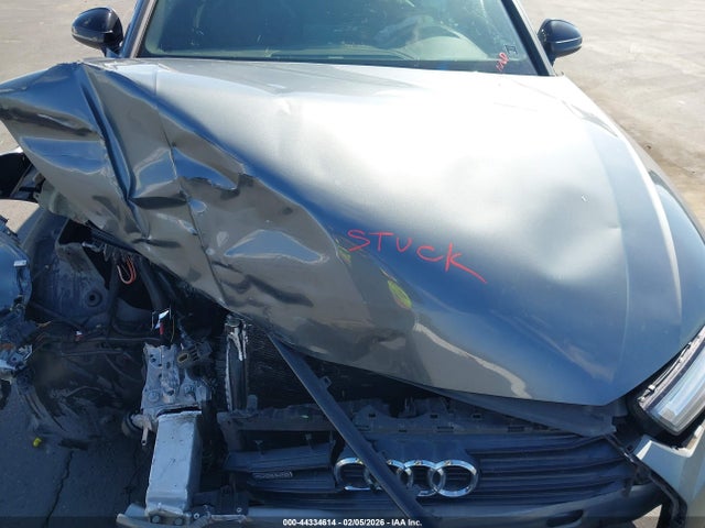 2018 AUDI A4 WAUENAF45JA068679 Photo 9