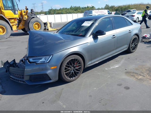 2018 AUDI A4 WAUENAF45JA068679 Photo 1